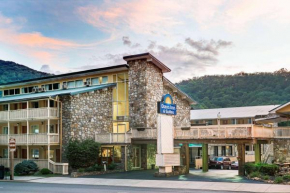Days Inn & Suites by Wyndham Downtown Gatlinburg Parkway Gatlinburg